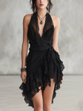 Abito Mini in Pizzo Nero con Scollo Halter e Volant