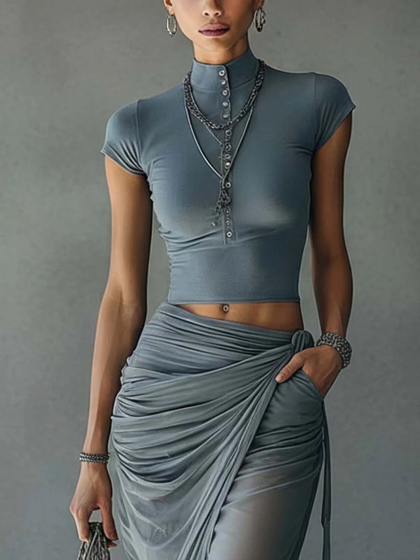 Set di T-Shirt Corta Blu e Gonna Drappeggiata in Rete Trasparente