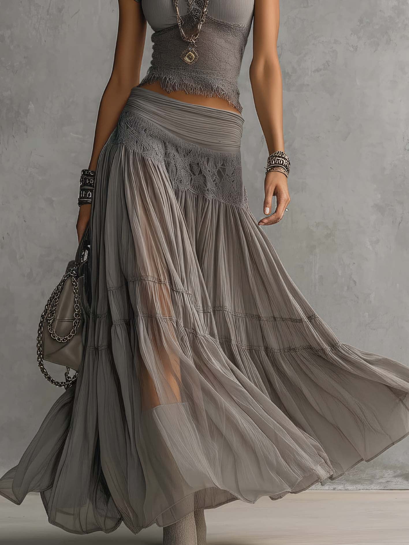 Top Grigio in Pizzo Trasparente con Pannelli e Set di Gonna Maxi Plissettata