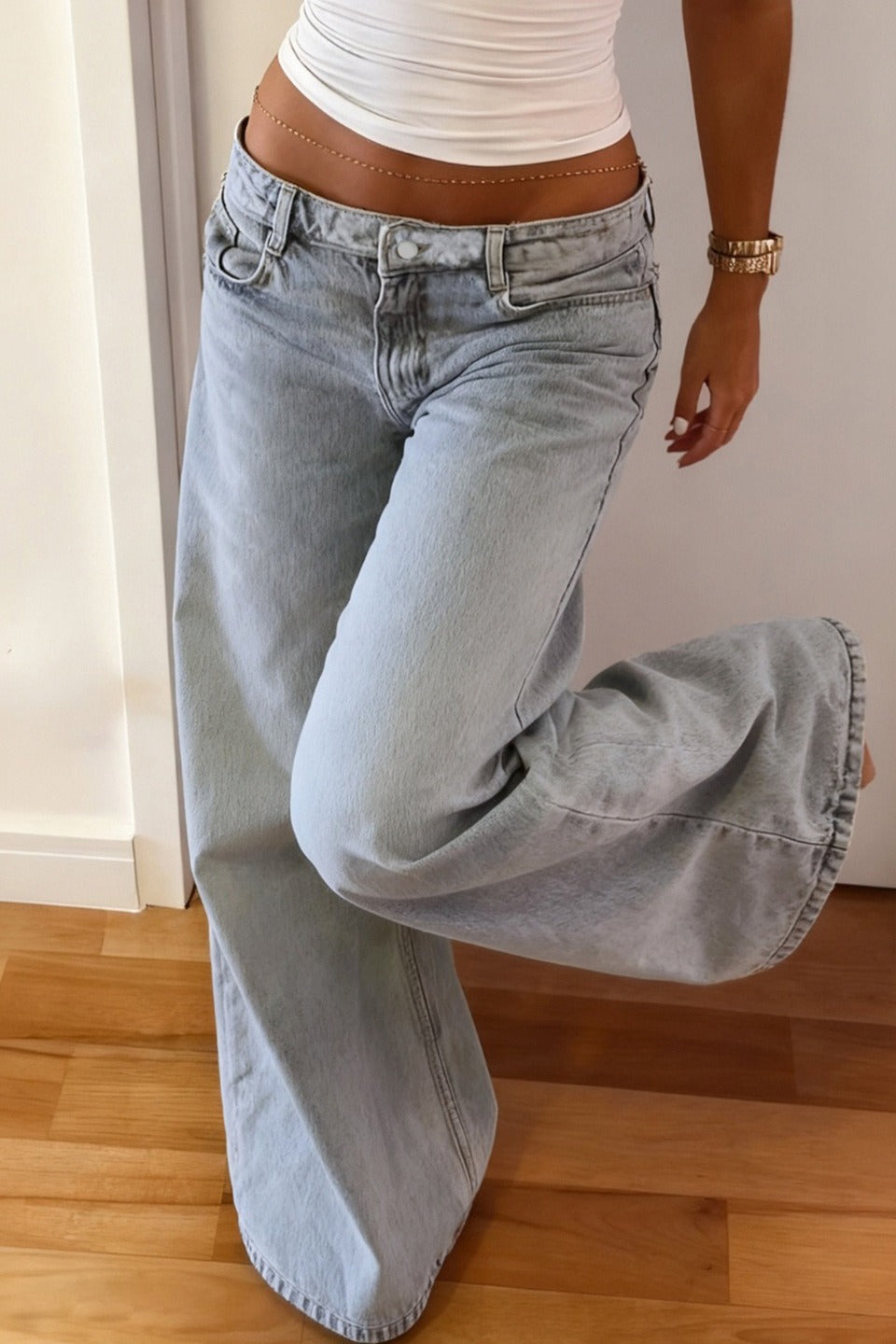 Low Rise Light Wash Wide Leg Jeans