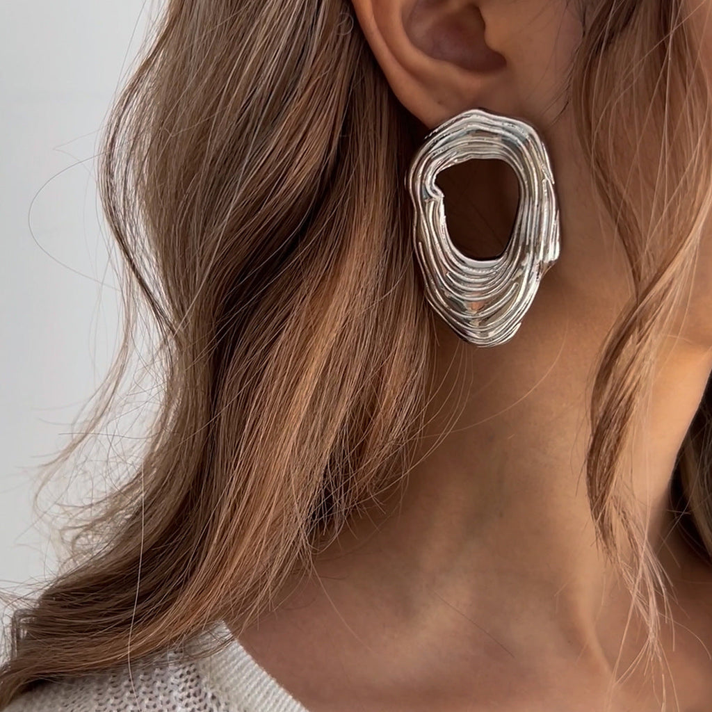 Liquid Irregular Fruncido Flor Aretes