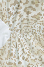 Vestido mini halter con volantes, escote en V y estampado de leopardo