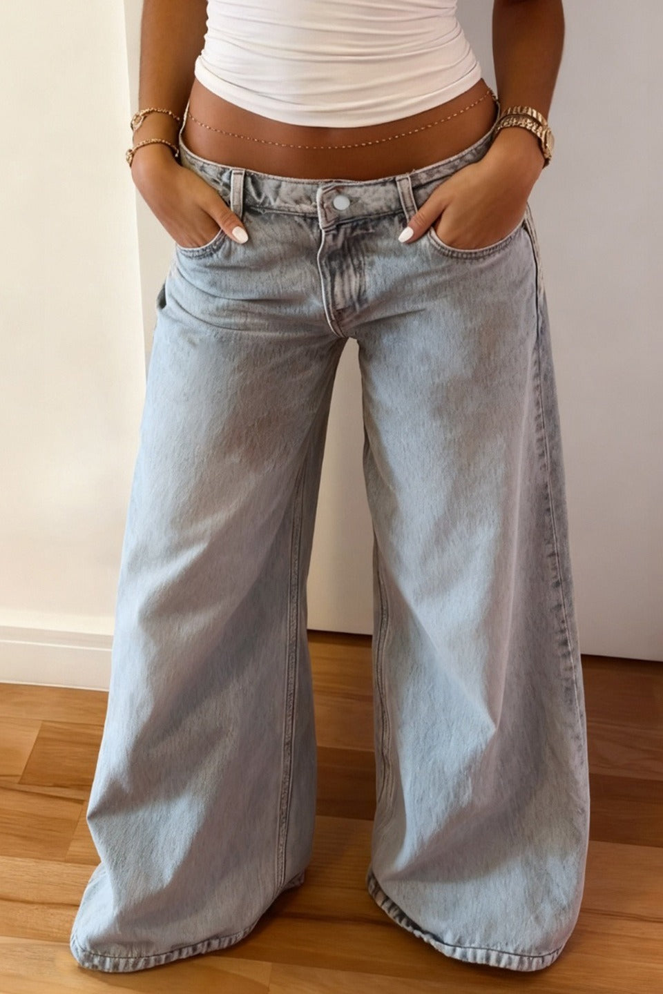 Low Rise Light Wash Wide Leg Jeans