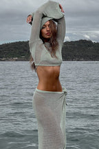 Conjunto de top corto con agujero y falda de punto estilo playero