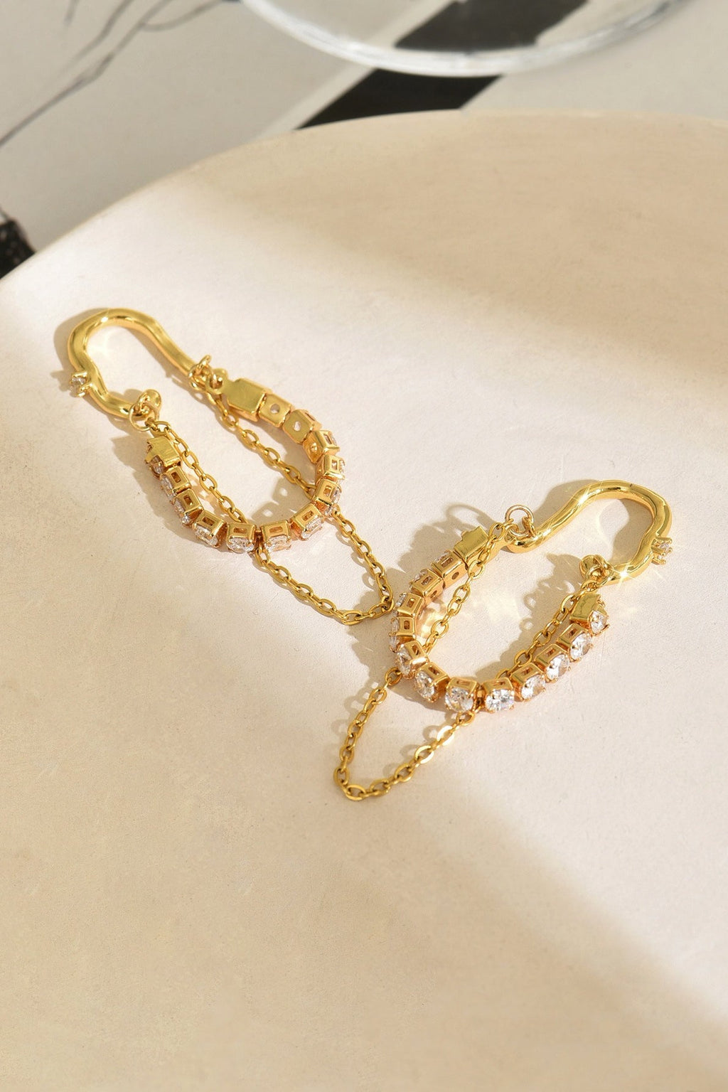 Oro 18K Circonita Con Flecos Aretes tipo Cuff