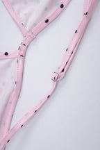 Conjunto de baño de tres piezas con falda halter de lunares rosas
