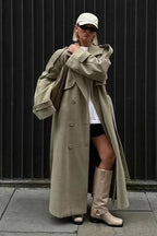 Single-breasted coat with wide notch lapel