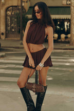 Conjunto de falda con cuello halter y bajo abullonado