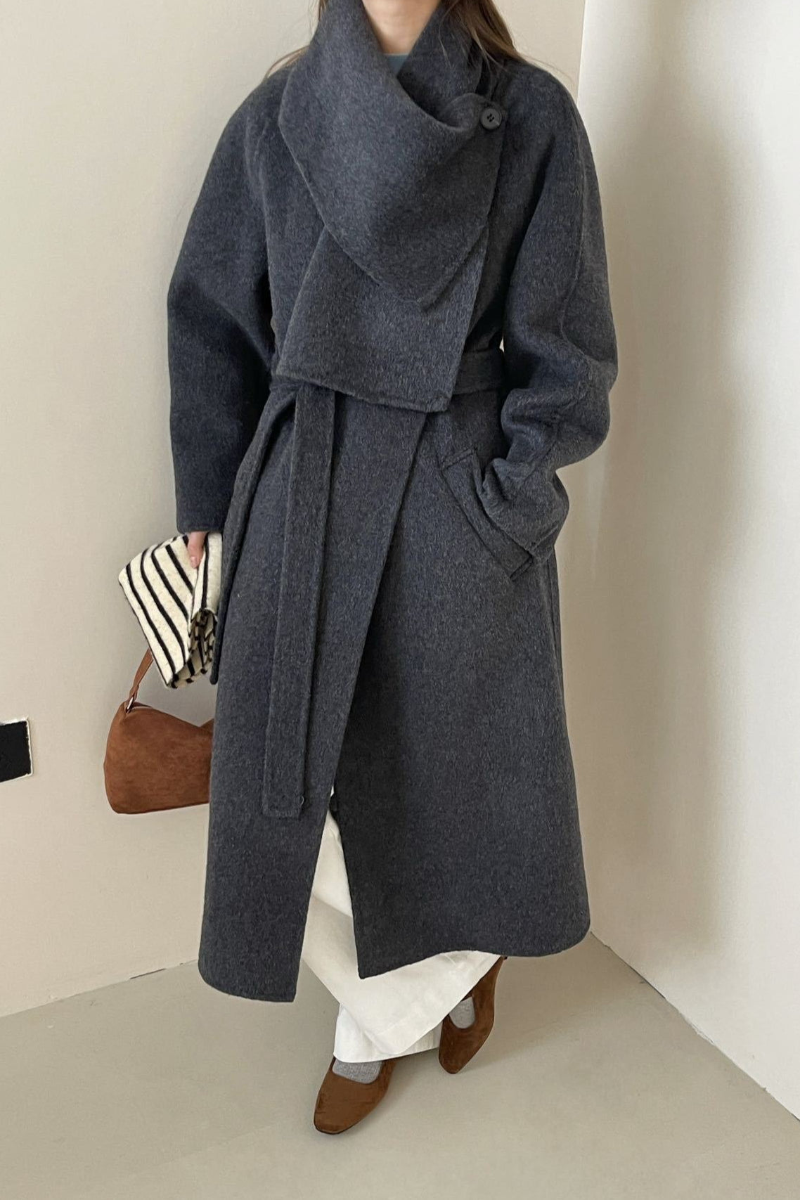 Abrigo estilo bufanda midi reversible de lana