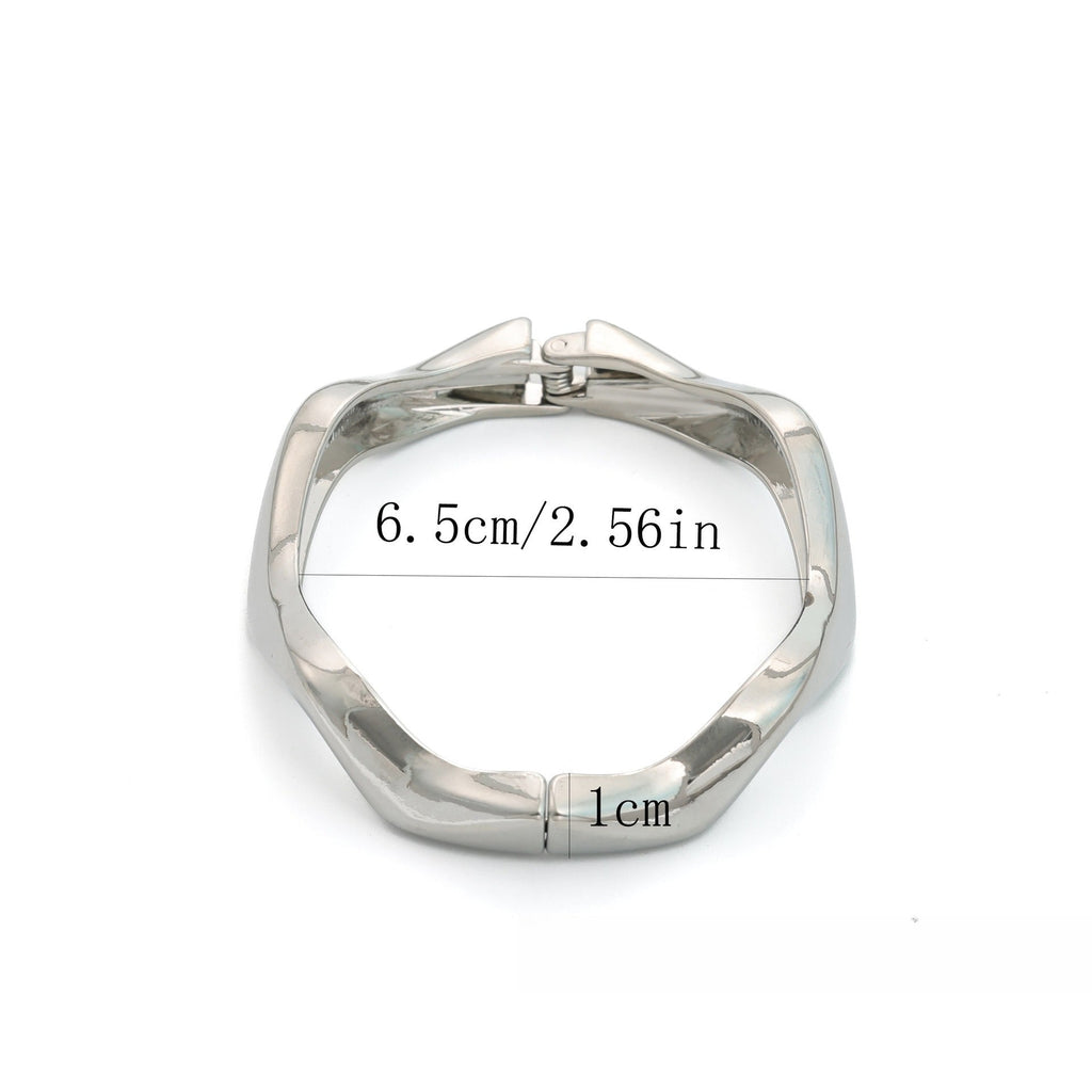 Wide Calado Espiral Metal Brazalete Rígido