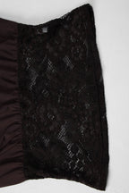 Fitted black crop top with patchwork lace, sleeveless