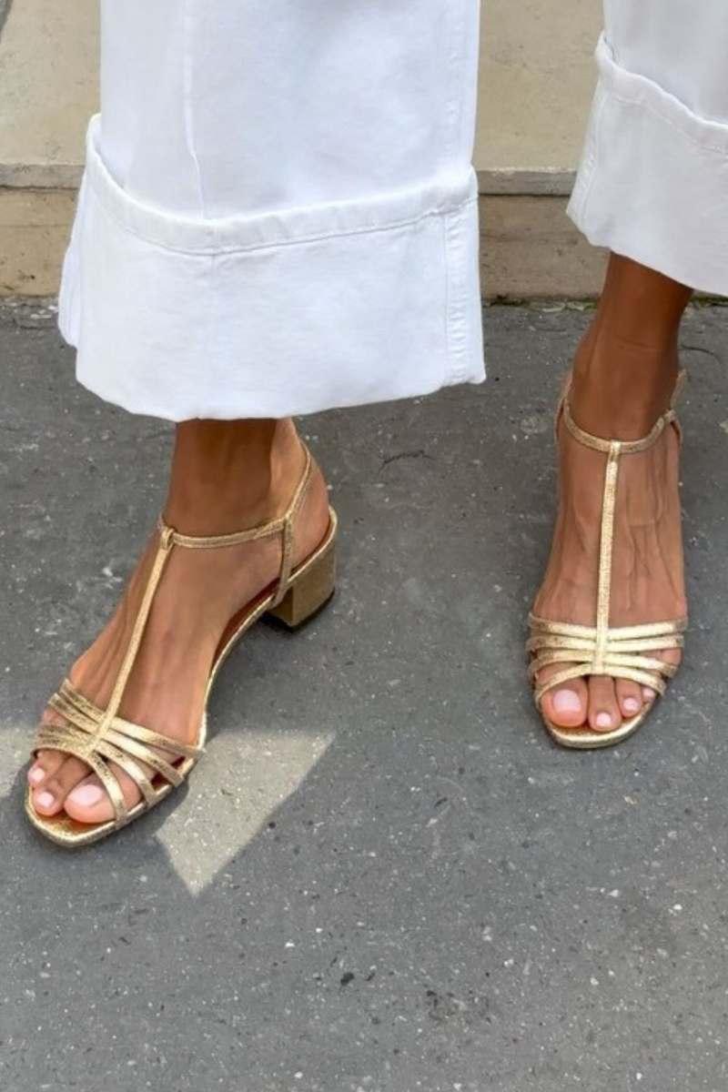 Elodie| Sandalias doradas: elegancia para el día a día