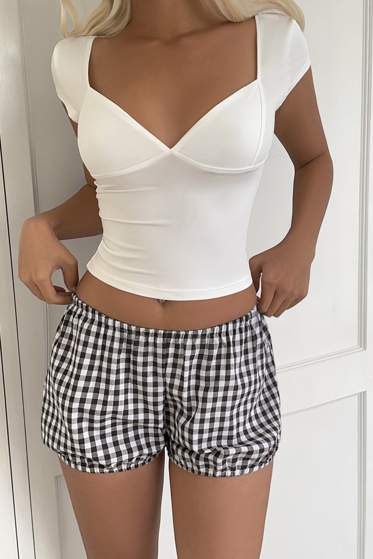 Plaid Elastic Waist Loose Fit Shorts