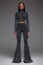 Conjunto de top corto sexy con cremallera frontal y pantalones acampanados