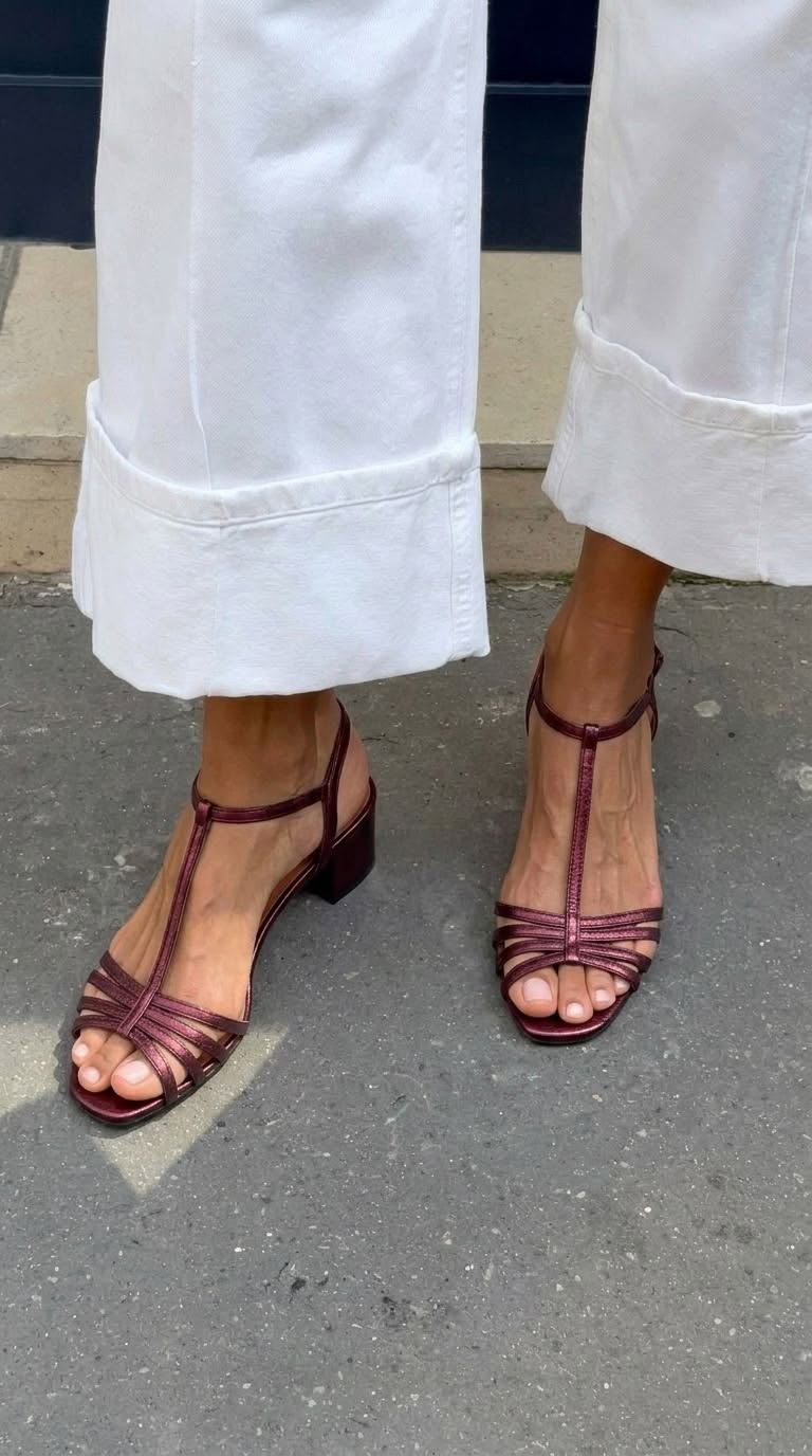 Elodie| Sandalias doradas: elegancia para el día a día