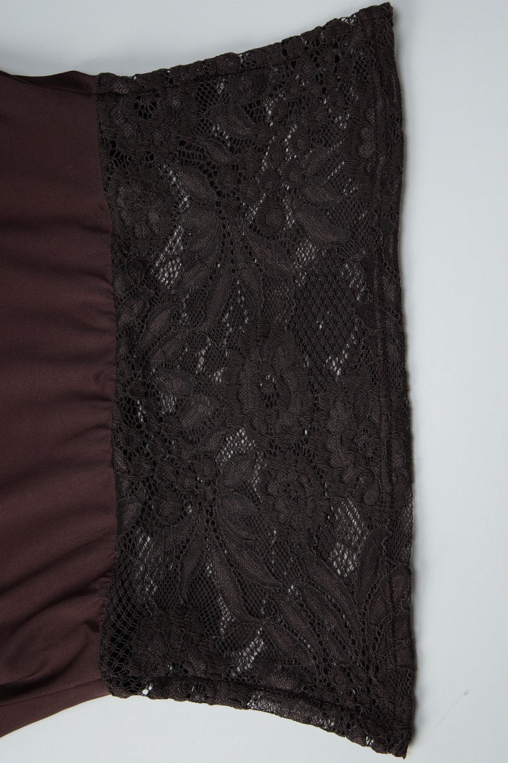 Asymmetrical Shoulder Lace Patchwork Cropped Tee