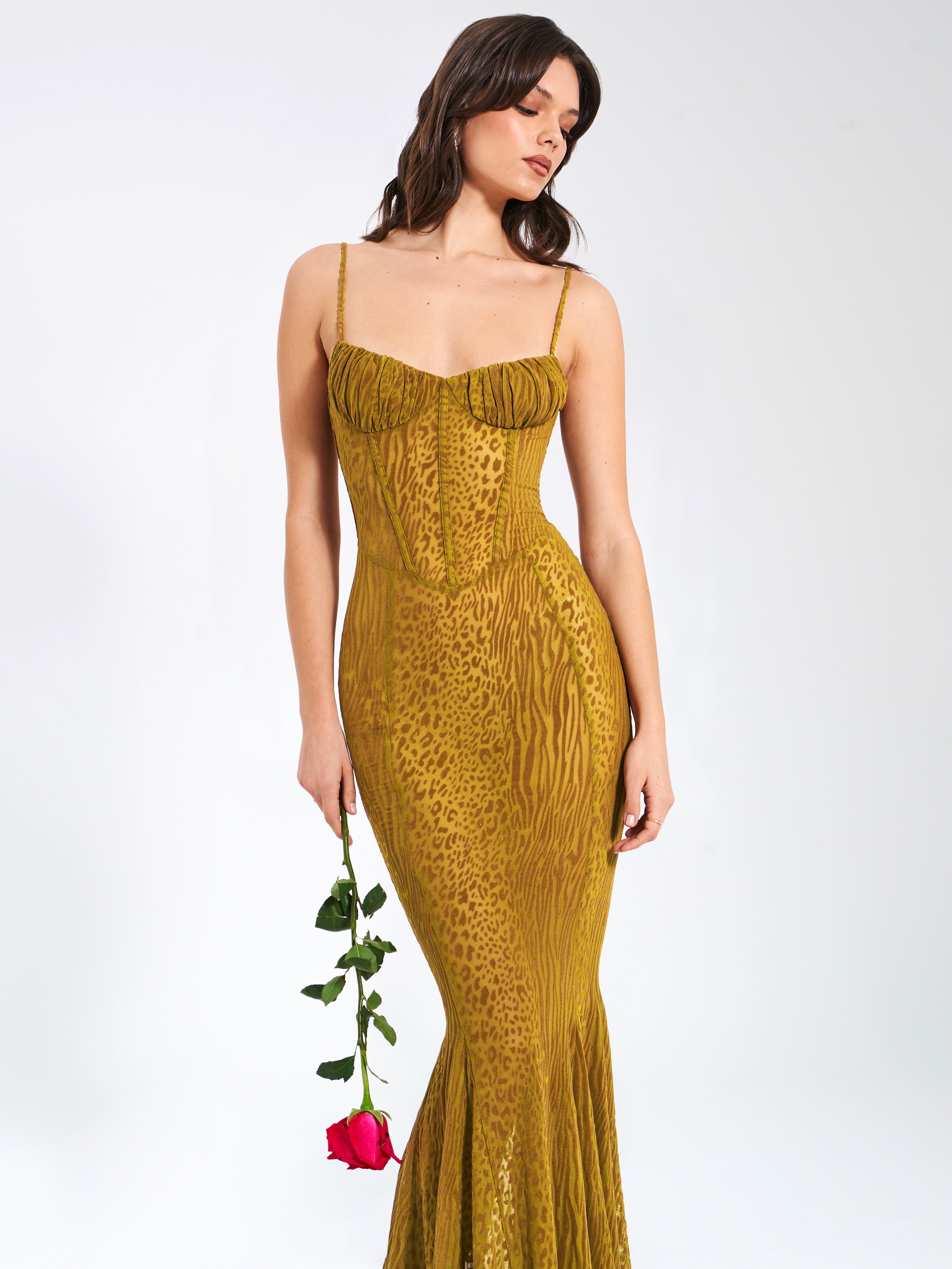 Ulani Dorado Terciopelo Devoré Detalle Elegante Malla Vestido Maxi