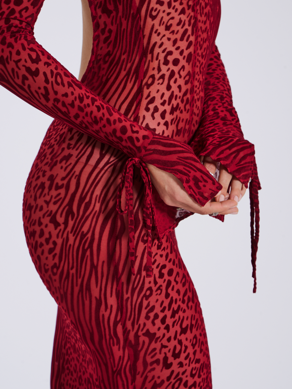 Waylynn Borgoña Terciopelo Devoré Detalle Elegante Malla Espalda Descubierta Vestido Maxi