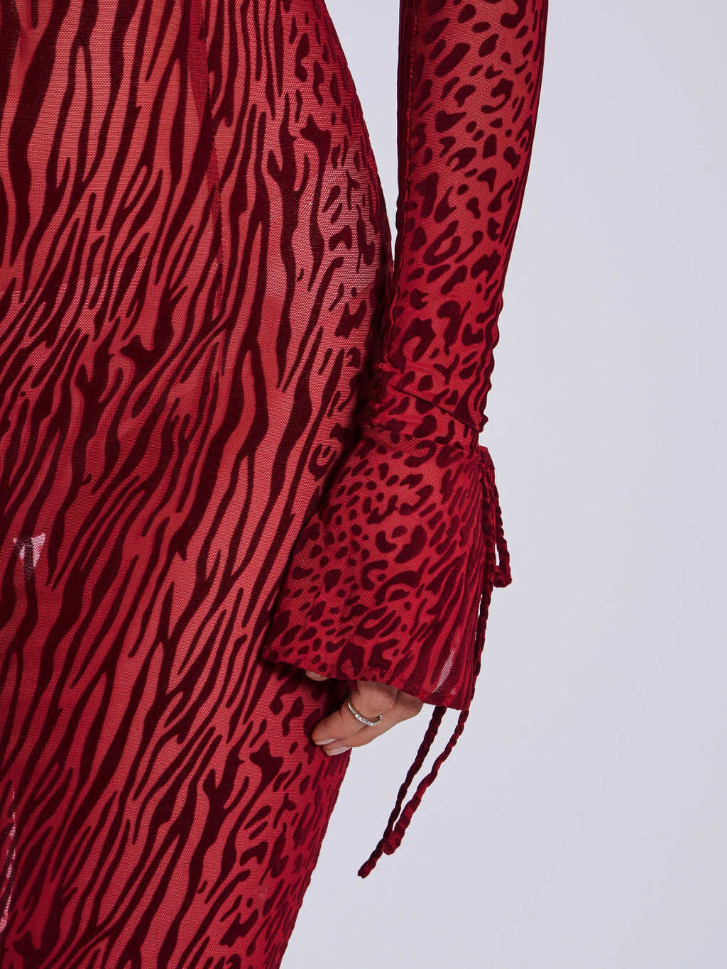 Waylynn Borgoña Terciopelo Devoré Detalle Elegante Malla Espalda Descubierta Vestido Maxi