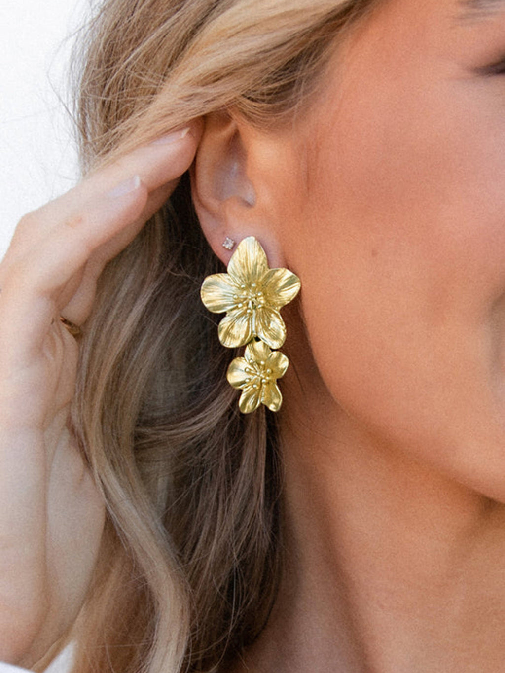 A la Moda Encantador Flor-Shaped Aretes