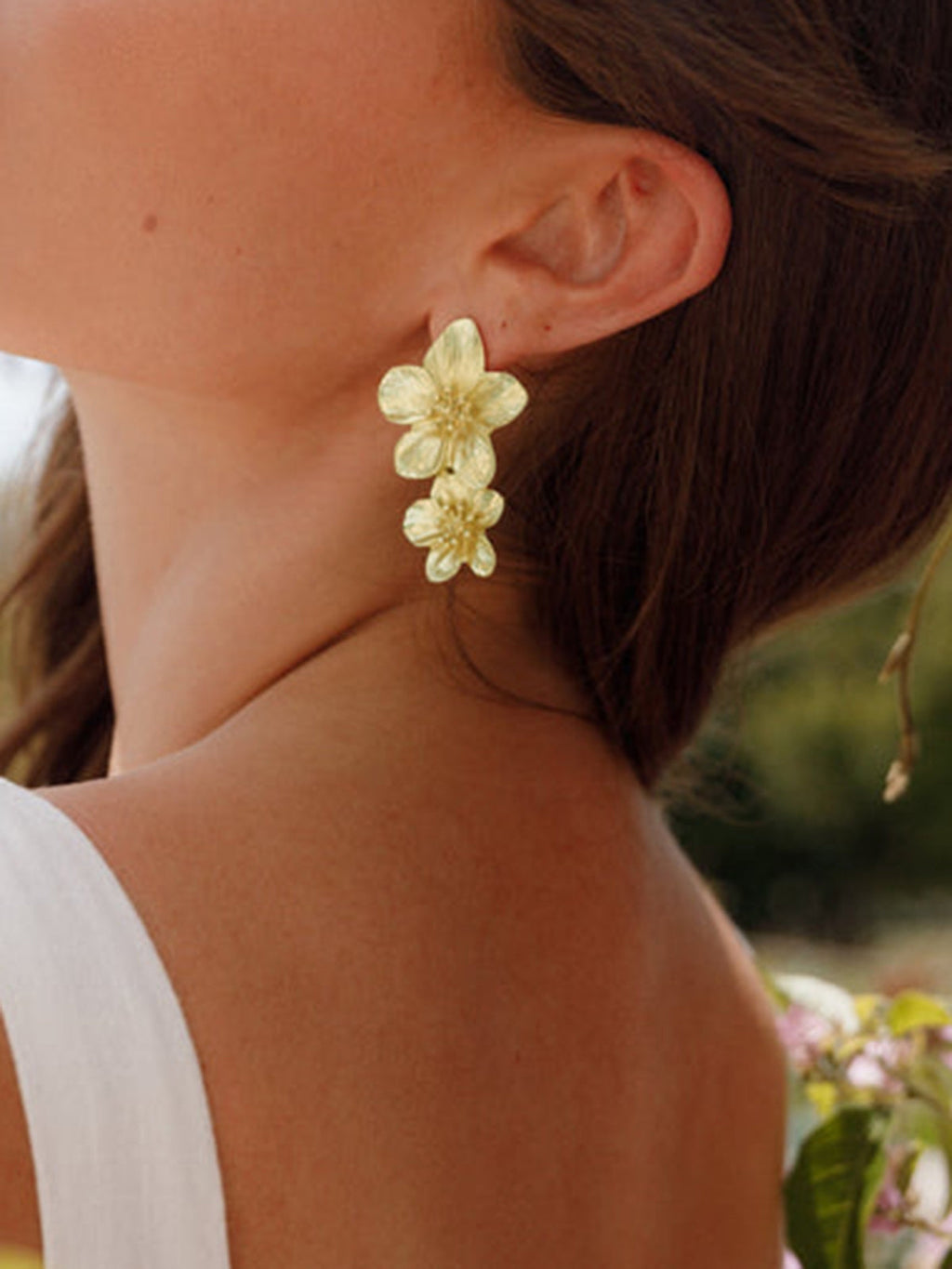 A la Moda Encantador Flor-Shaped Aretes