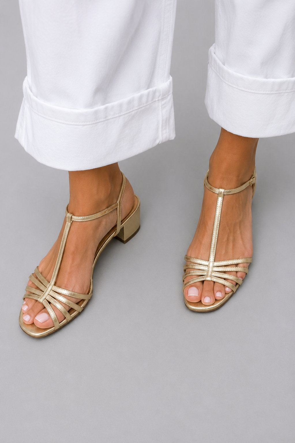 Elodie| Sandalias doradas: elegancia para el día a día