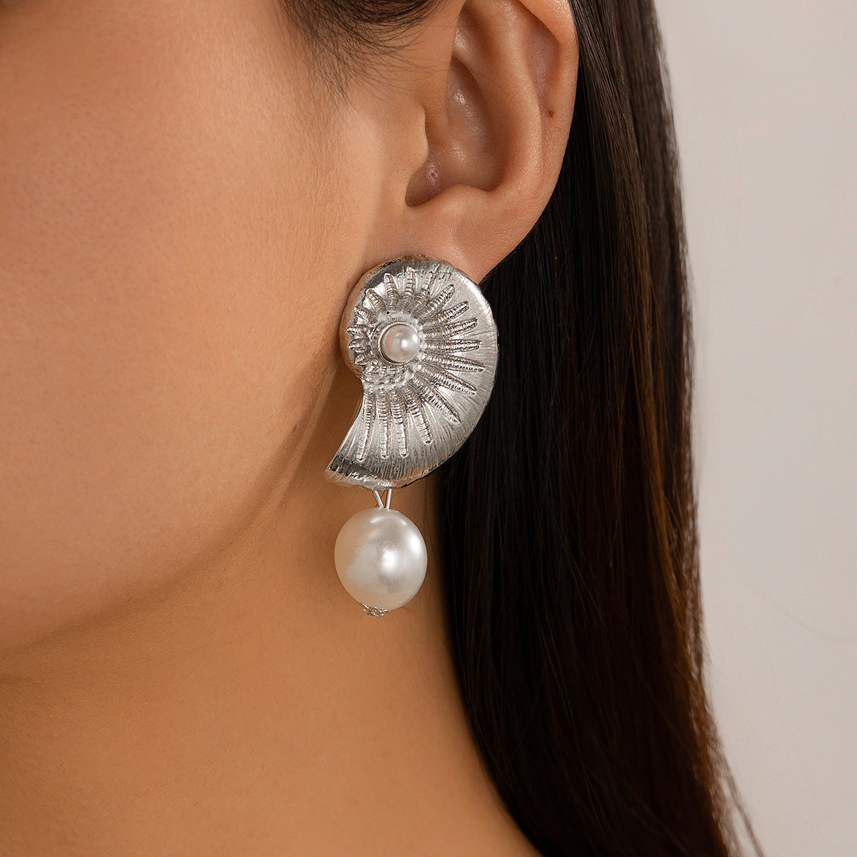 Seashell Perla Mix Con Textura Aretes de Bolita