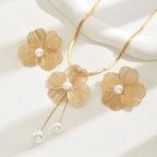 3 Pieza Flor Perla Conjunto de Aretes y Collar