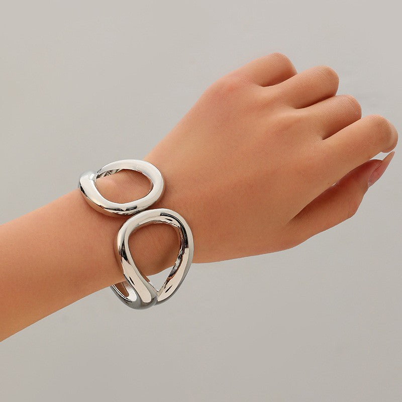 Ancho Calado Espiral Metal Brazalete Rígido