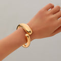 Wide Calado Espiral Metal Brazalete Rígido