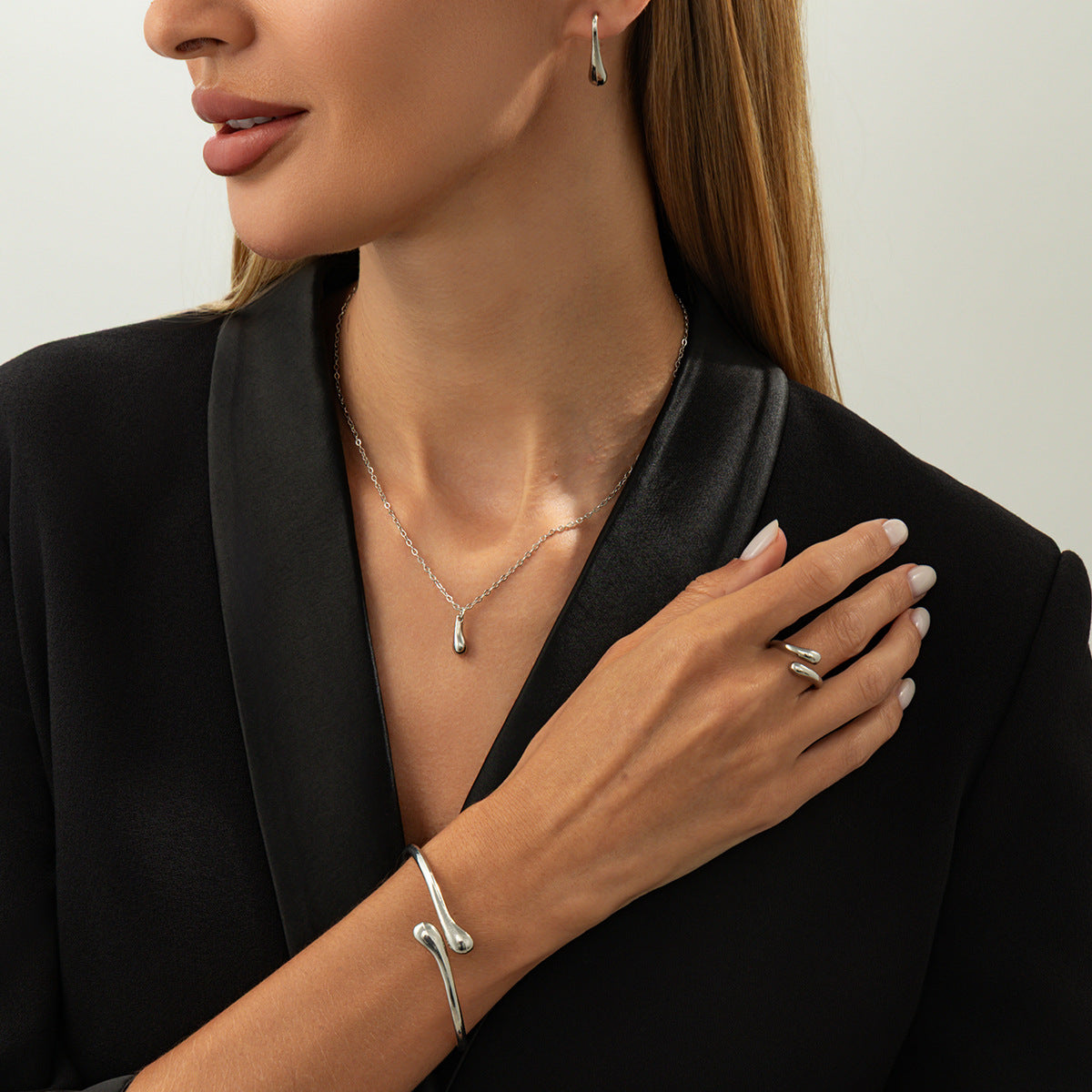 5 Pieza Lágrima Conjunto de Pulsera, Anillo, Aretes y Collar con Colgante