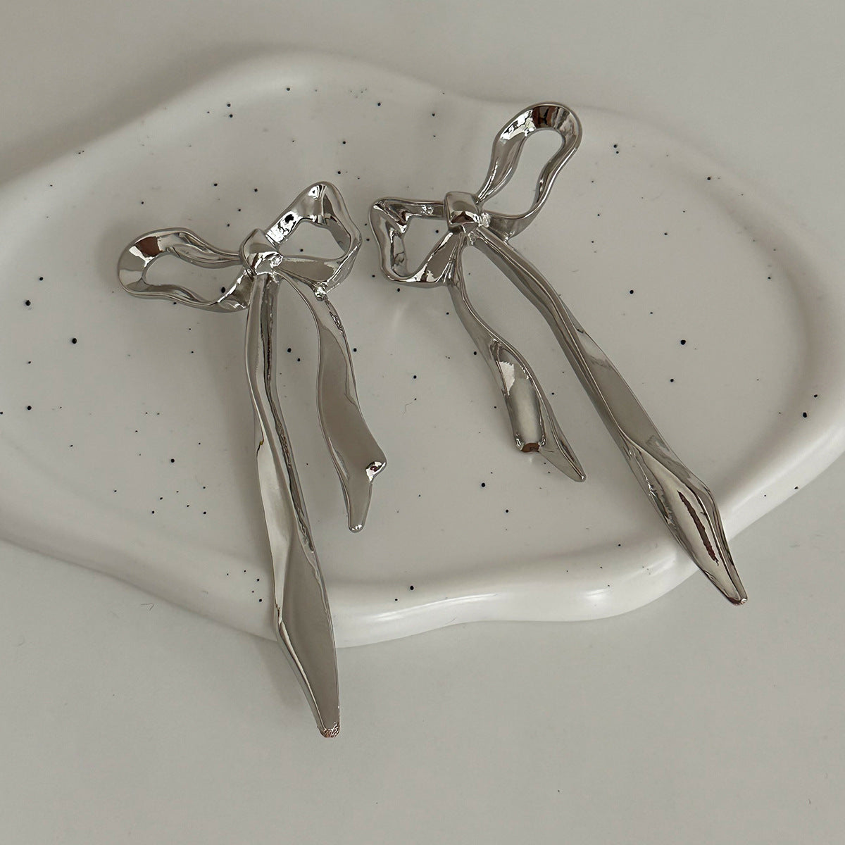 Liquid Irregular Fruncido Lazo Aretes