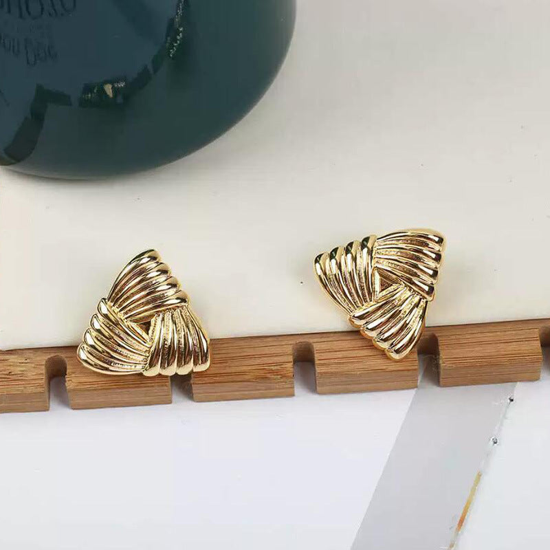 Con Plumas Fruncido Triángulo Aretes