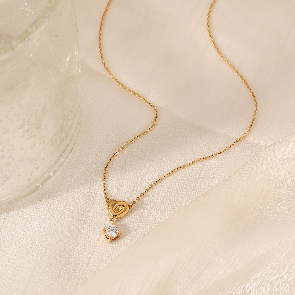 Forma de Corazón Circonita Pendant Acero Inoxidable Collar