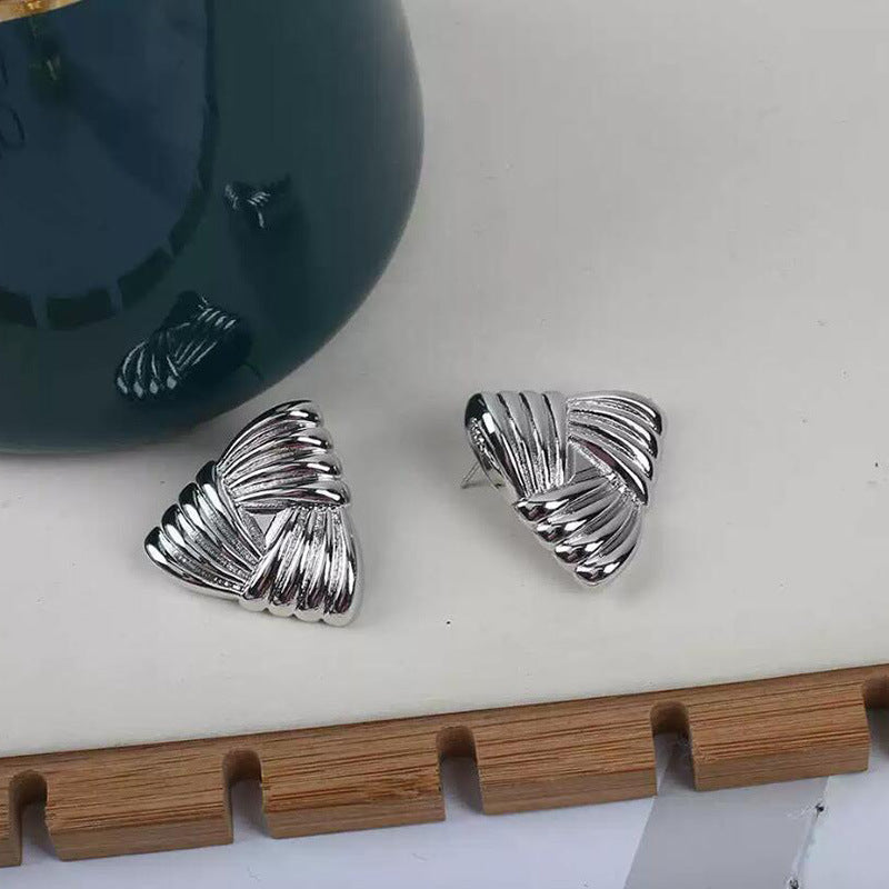 Con Plumas Fruncido Triángulo Aretes