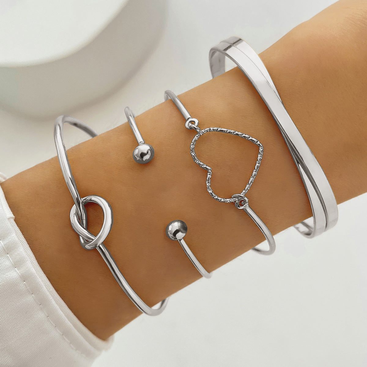 4-Pieza Creative Heart Crossed Aleación Brazalete Set