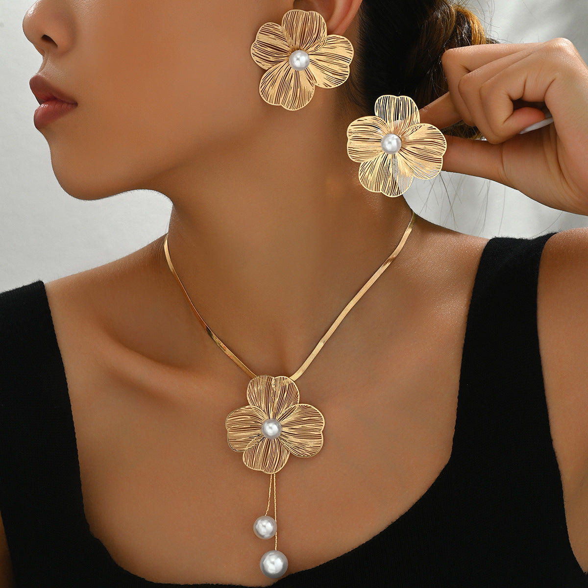 3 Pieza Flor Perla Conjunto de Aretes y Collar