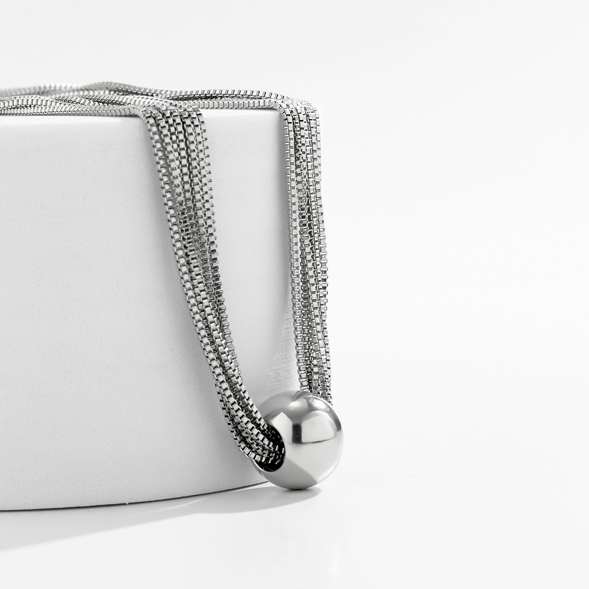 Bold Cuenta Pendant Choker En Capas Collar