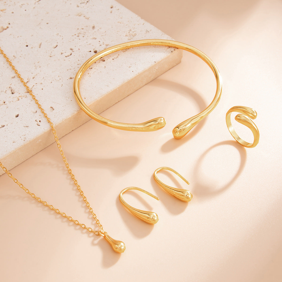 5 Pieza Lágrima Conjunto de Pulsera, Anillo, Aretes y Collar con Colgante