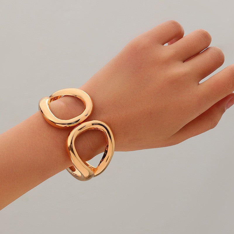 Ancho Calado Espiral Metal Brazalete Rígido