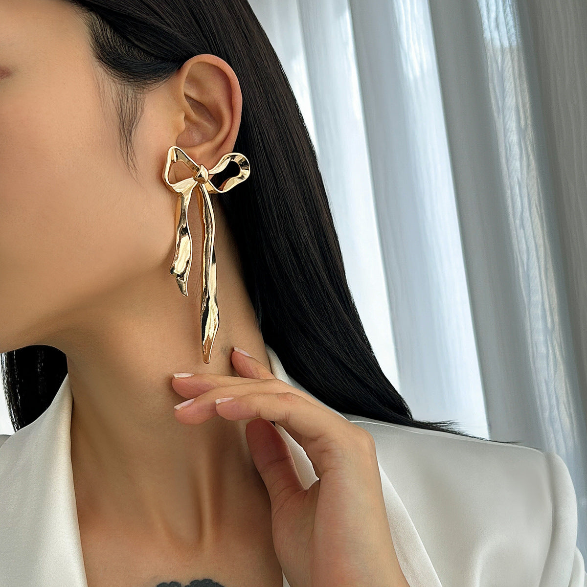 Liquid Irregular Fruncido Lazo Aretes