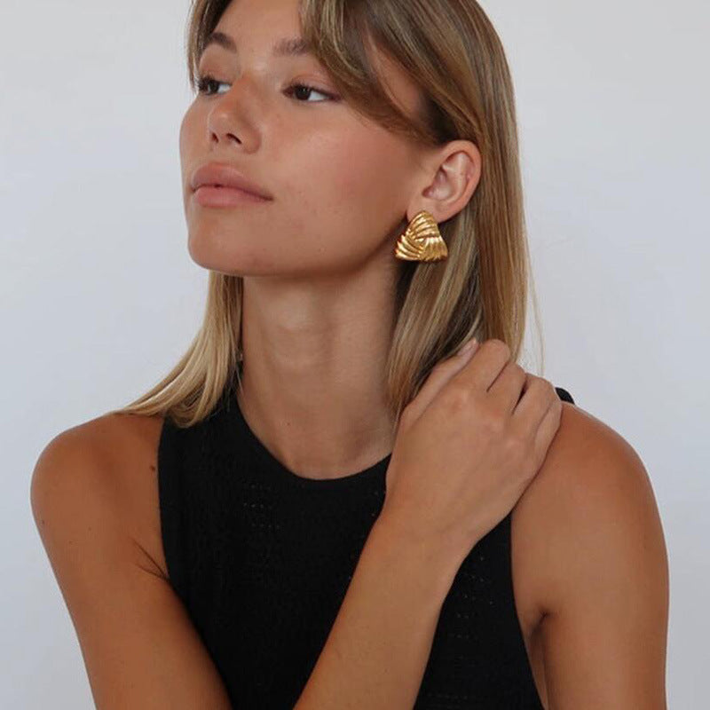 Con Plumas Fruncido Triángulo Aretes