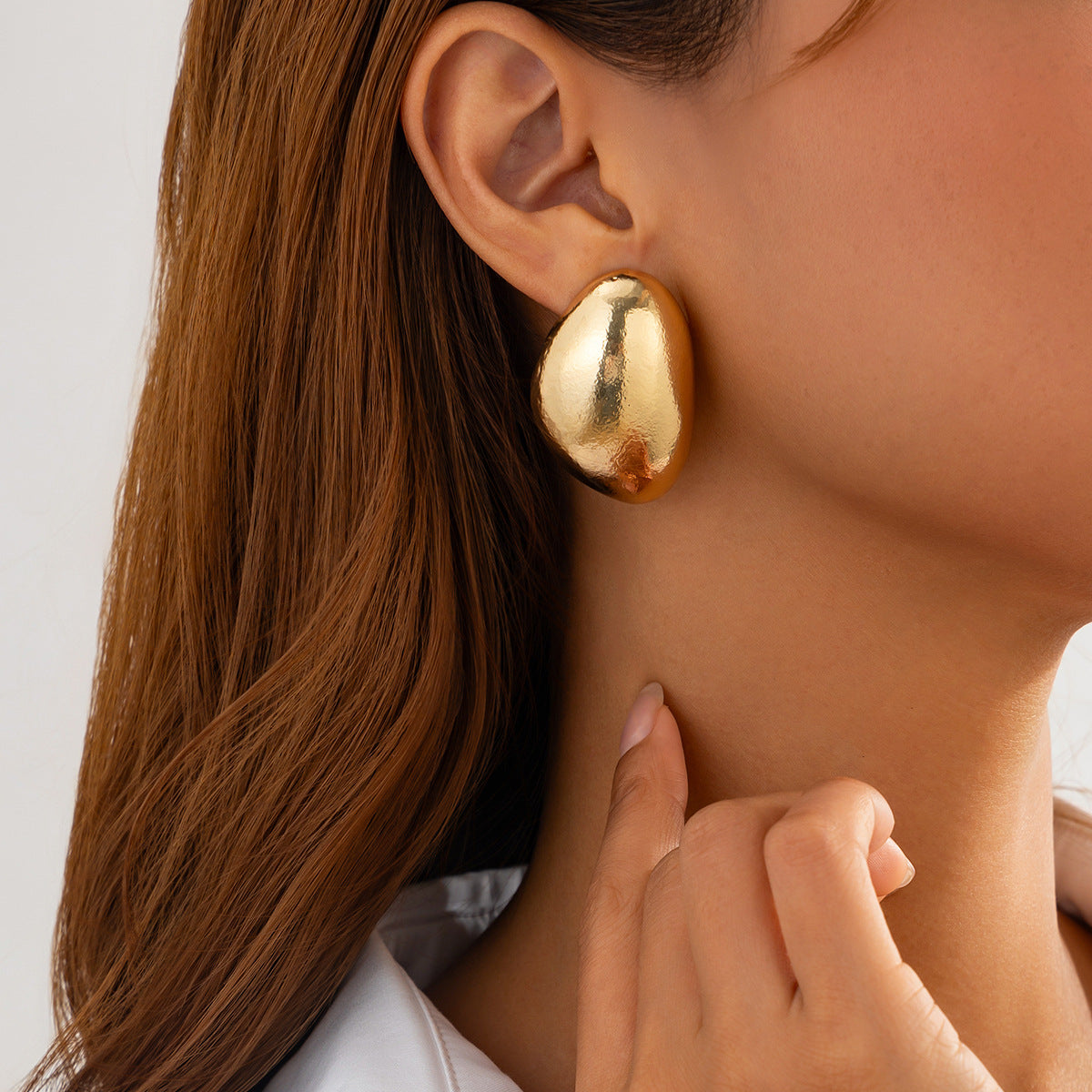 Liquid Irregular Fruncido Round Aretes