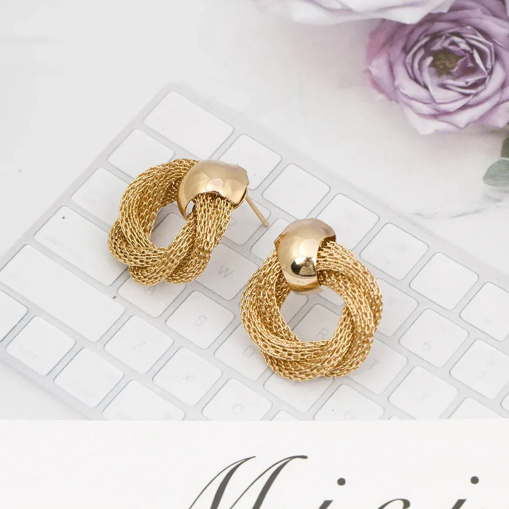 Vintage Metálico Twisted Tejido Round Círculo Aretes Colgantes Arete de Novia