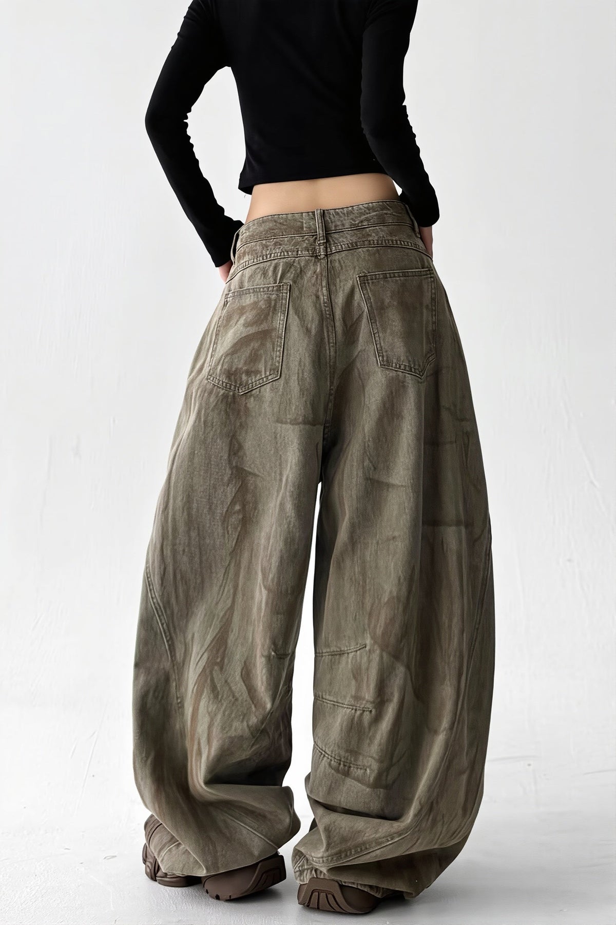 Star Patch Balloon Washed Denim Jeans