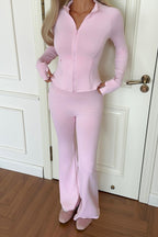 Conjunto deportivo de camiseta de cuello redondo lisa y pantalones rectos