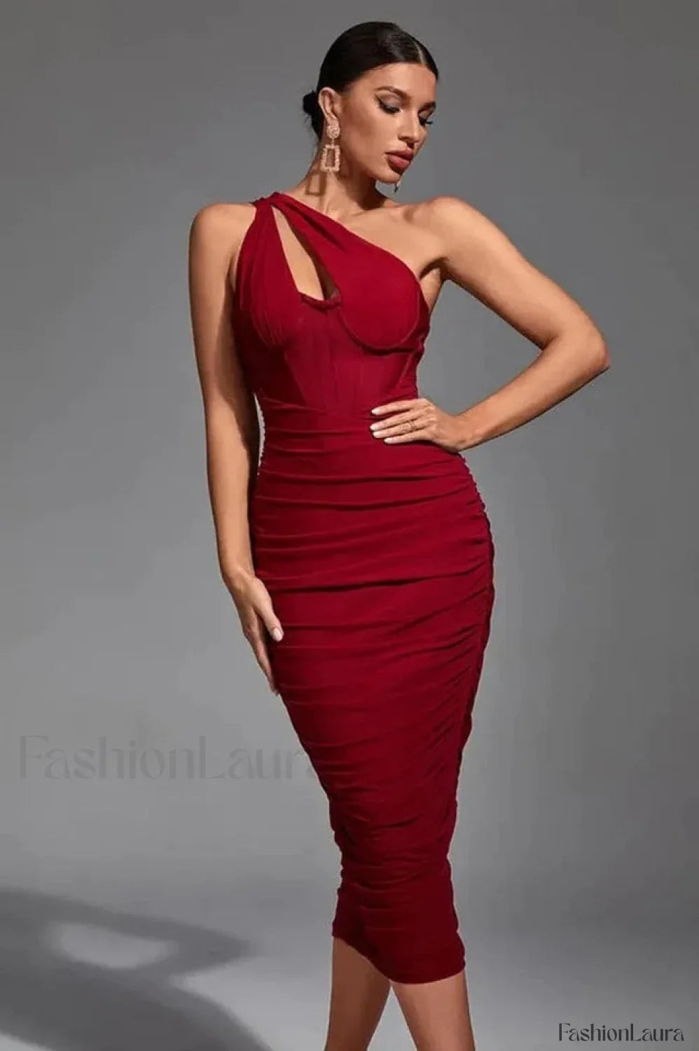 Vestido Midi Asimétrico con Recorte, Estilo Moderno