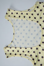 Conjunto de pantalones capri ajustados sin mangas con lunares