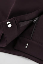 Conjunto de dos piezas (blazer y pantalón) con escote pronunciado