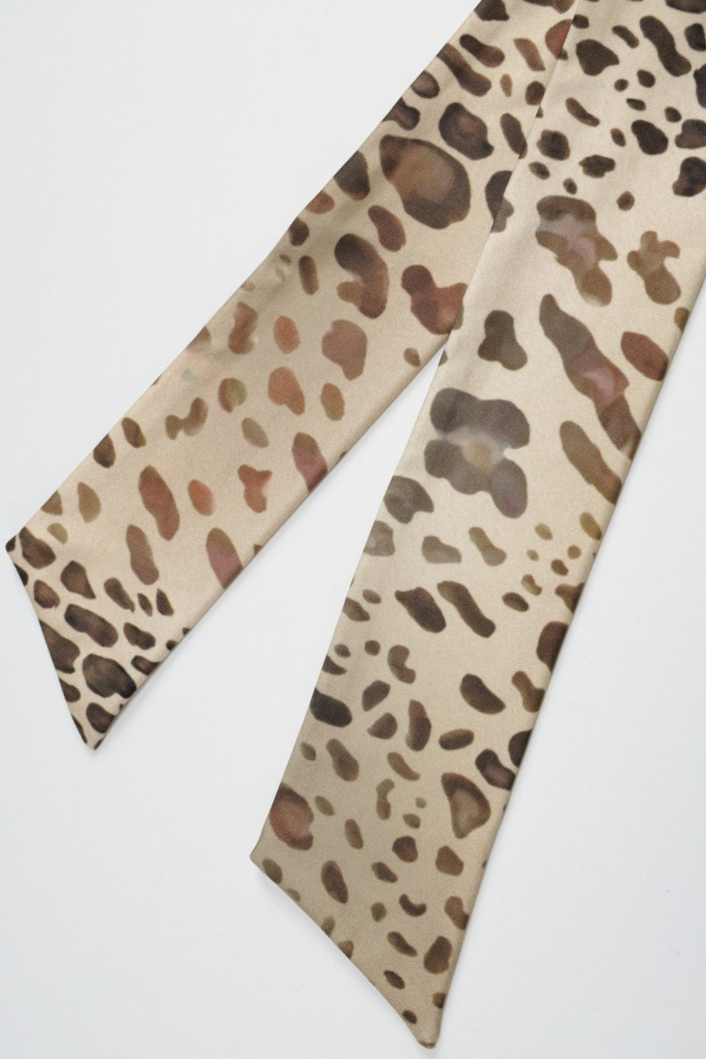 Vestido Midi Halter Ajustado, Estampado de Leopardo, Espalda Descubierta, Asimétrico